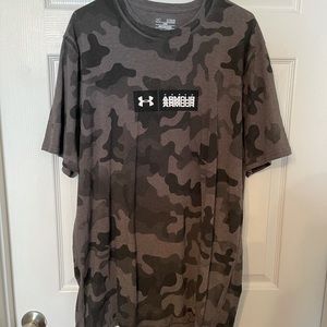 Under Armour black Camo tee